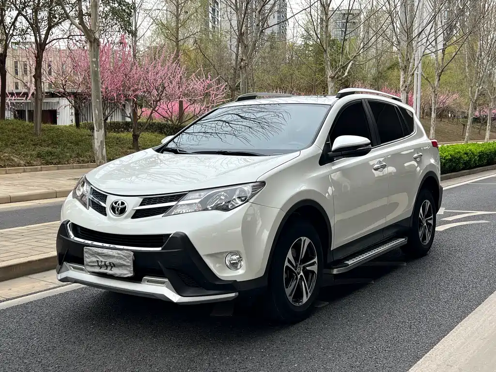 Toyota RAV4 2016 — фото 3