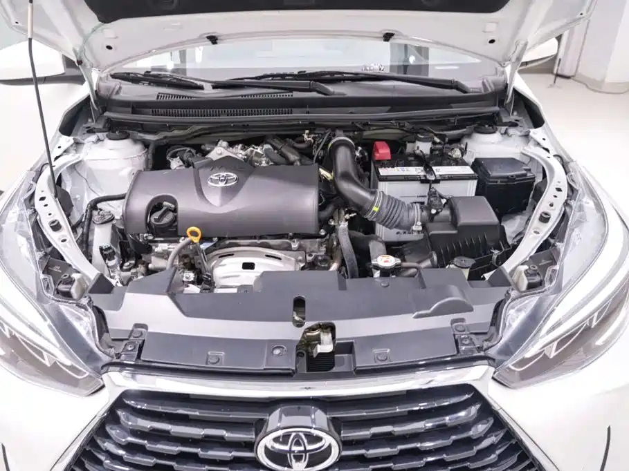 Toyota Yaris L 2023 — фото 21
