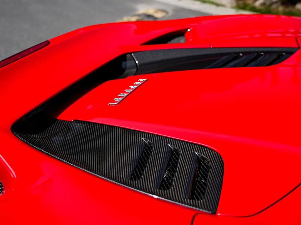 Ferrari F8 2021 — фото 13