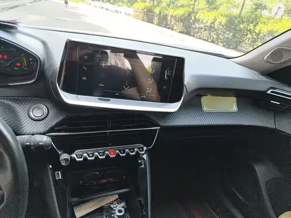 Peugeot e 2021