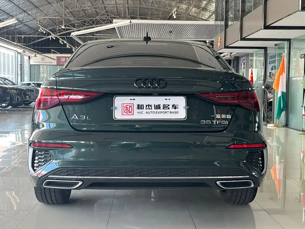 Audi A3 2023 — фото 18