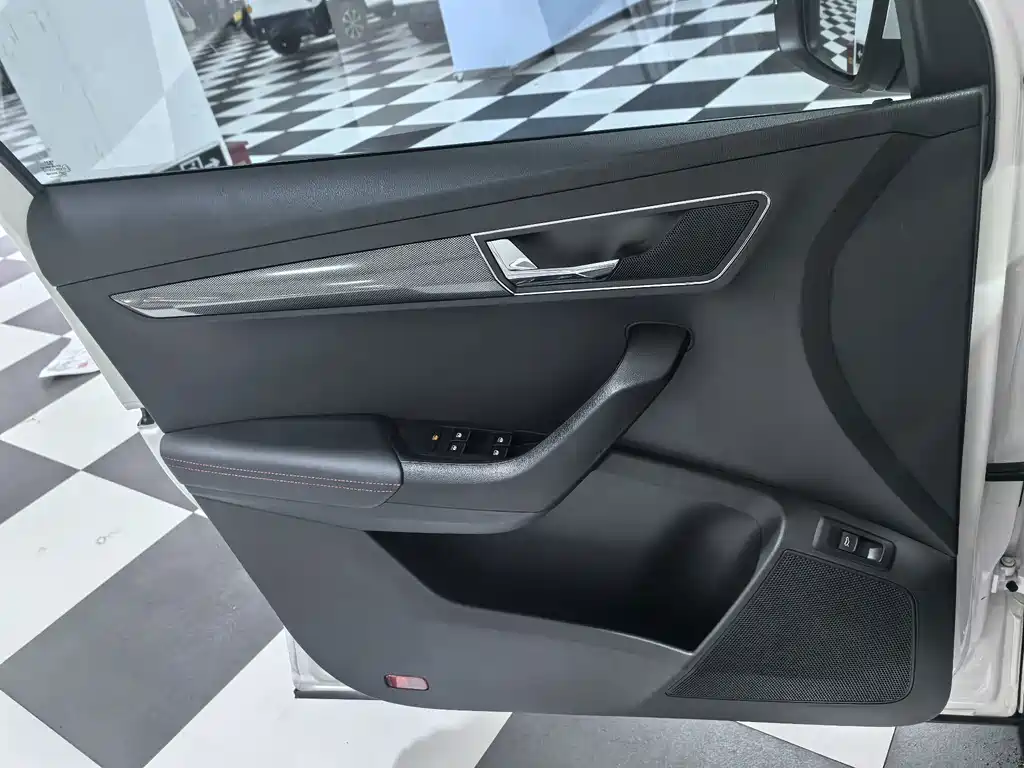 Skoda Karoq 2022 — фото 15