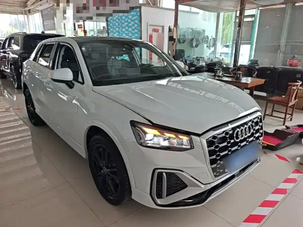 Audi Q2L 2024