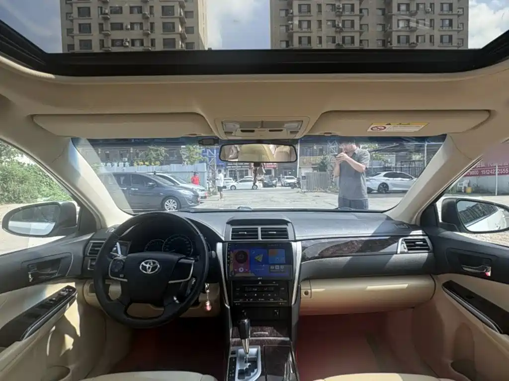 Toyota Camry 2015 — фото 14