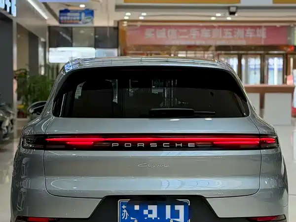Porsche Cayenne 2024