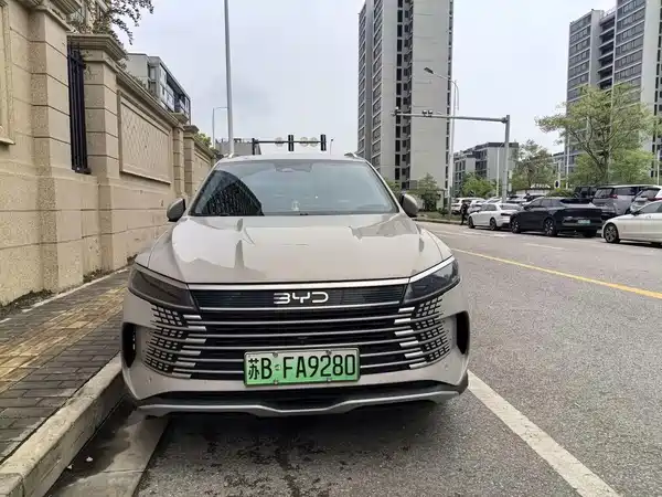 BYD Sealion 05 DM-i 2025