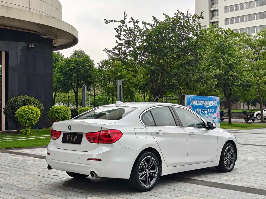 BMW 1 Series 2020 — фото 13