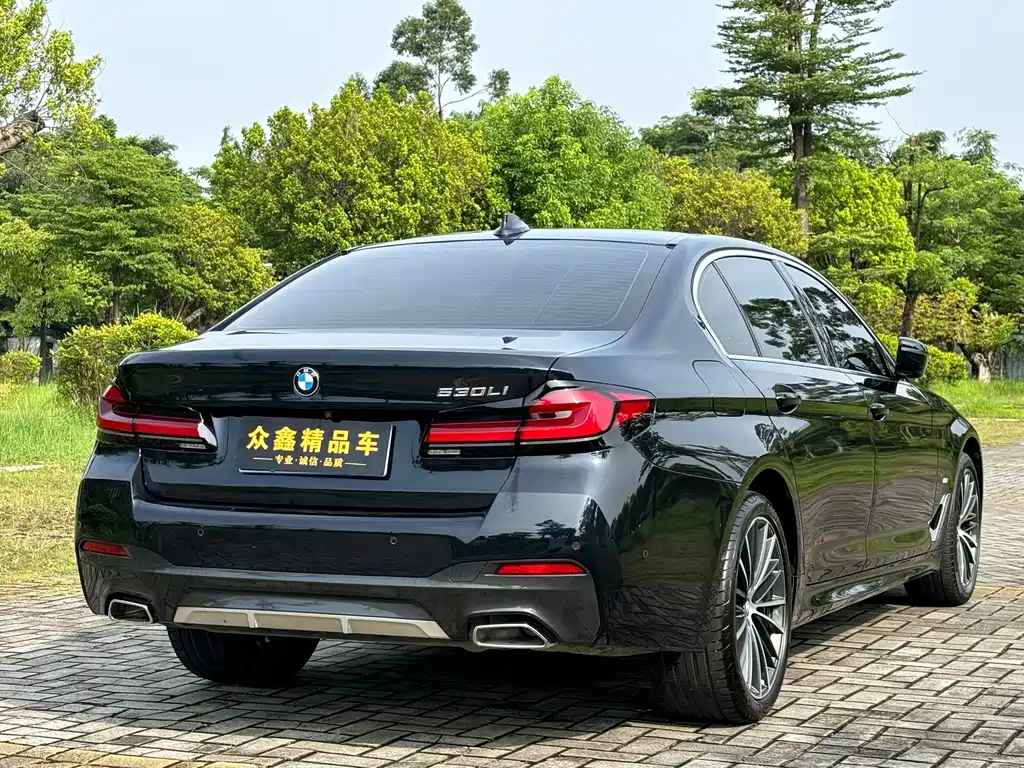 BMW 5 Series 2023 — фото 11