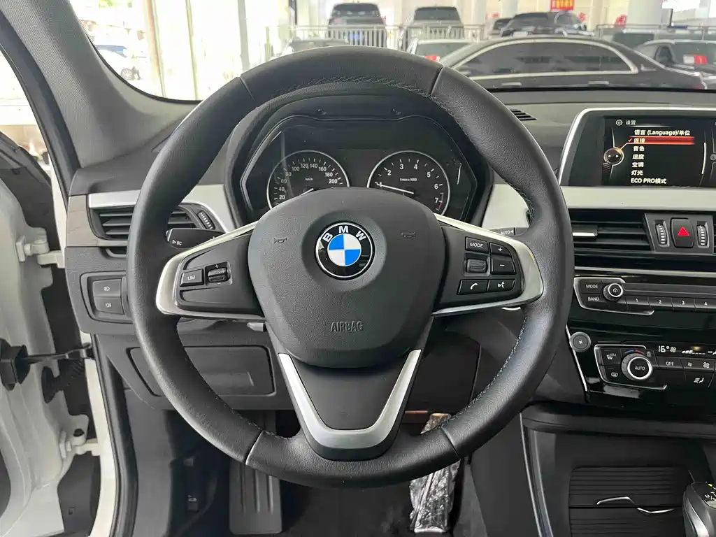 BMW X1 2017 — фото 18