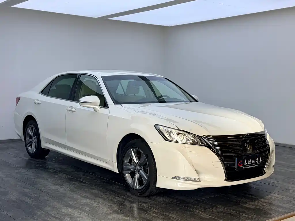 Toyota Crown 2018 — фото 2