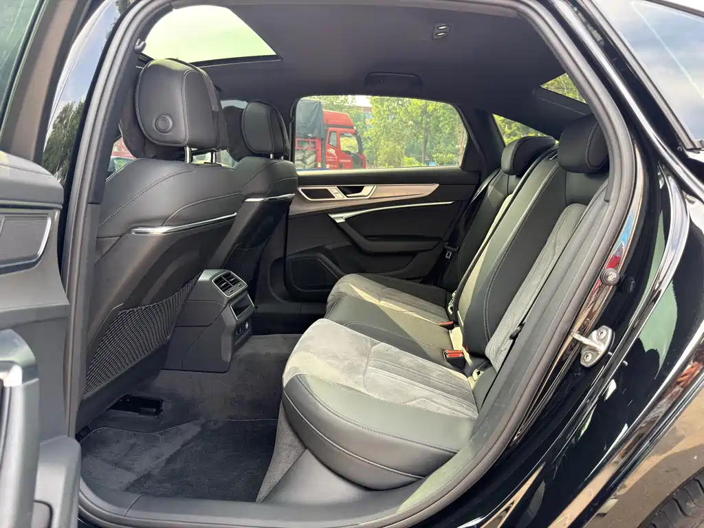 Audi A6L 2022
