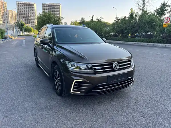 Volkswagen Tiguan L Plug-In Hybrid 2019