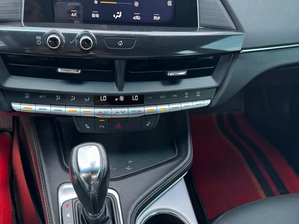 Cadillac CT4 2022 — фото 11