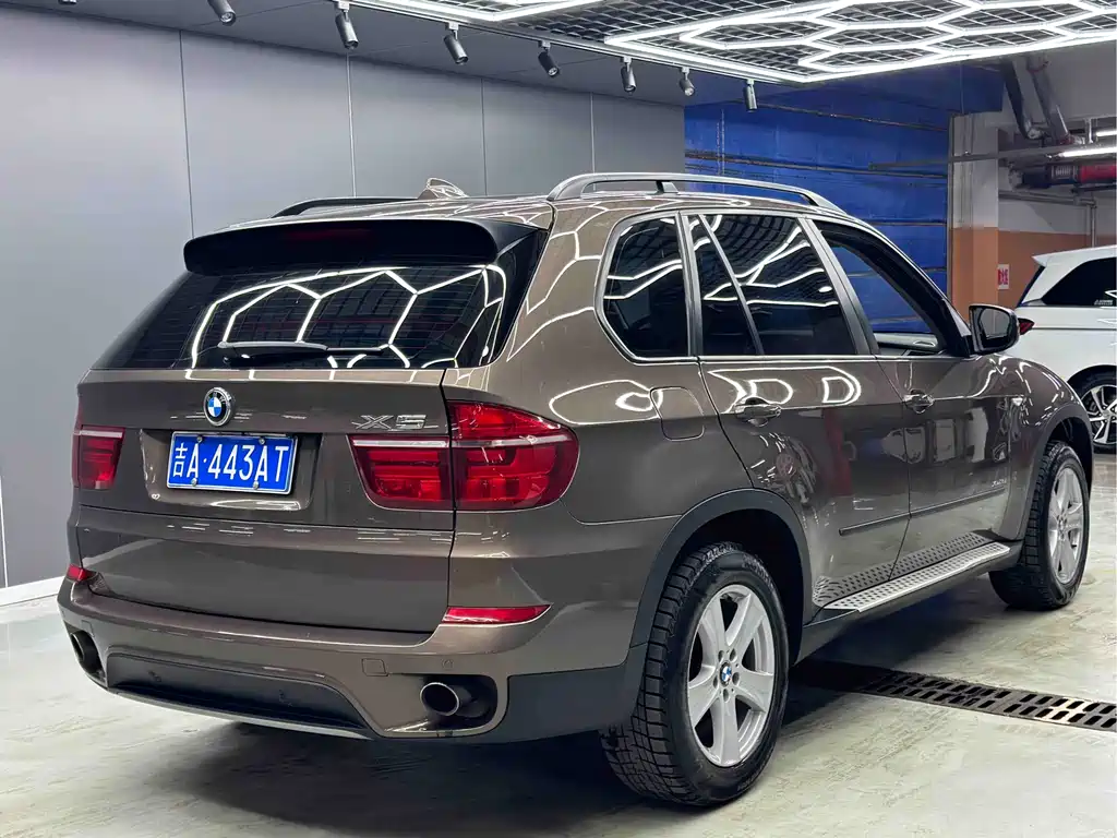 BMW X5 2012 — фото 9