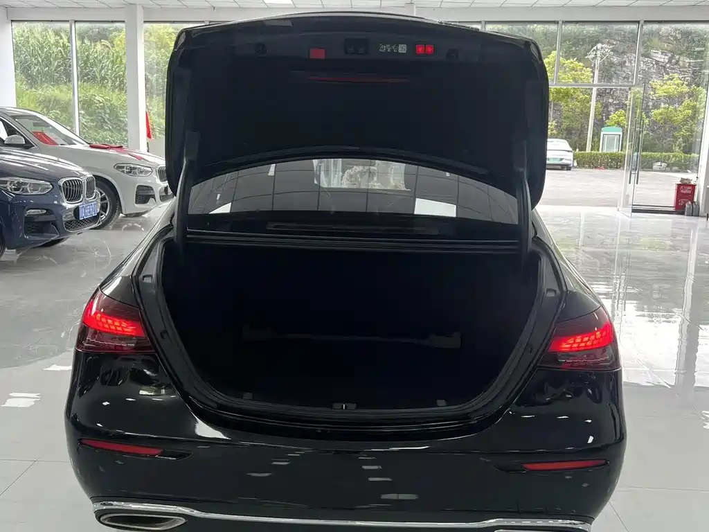 Mercedes-Benz E-Class 2023 — фото 22