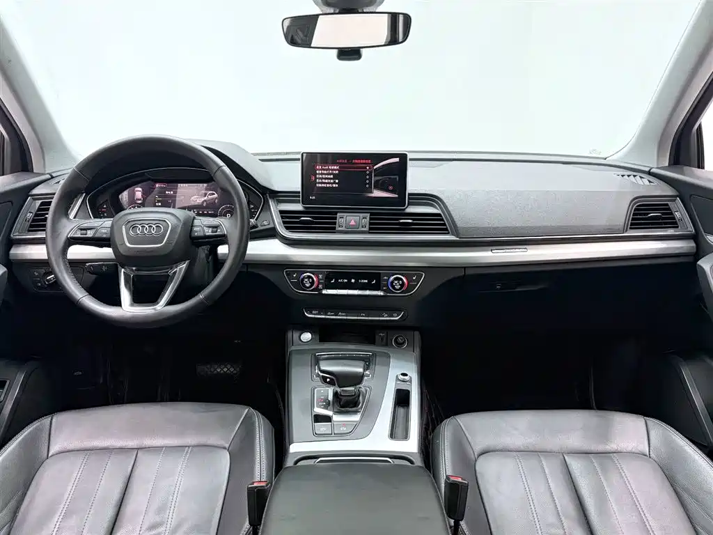 Audi Q5L 2020 — фото 11