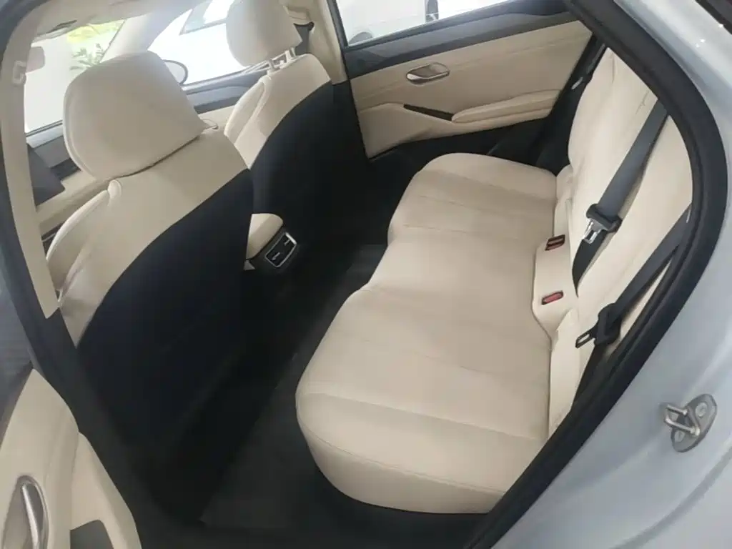 BYD Qin L 2025 — фото 17