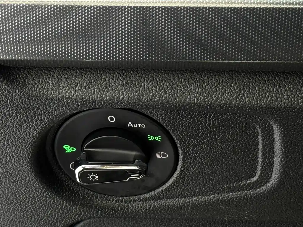 Volkswagen Passat 2022 — фото 20