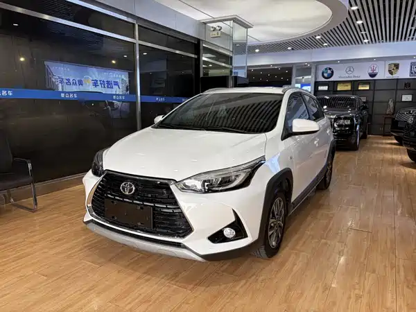 Toyota Yaris L 2023