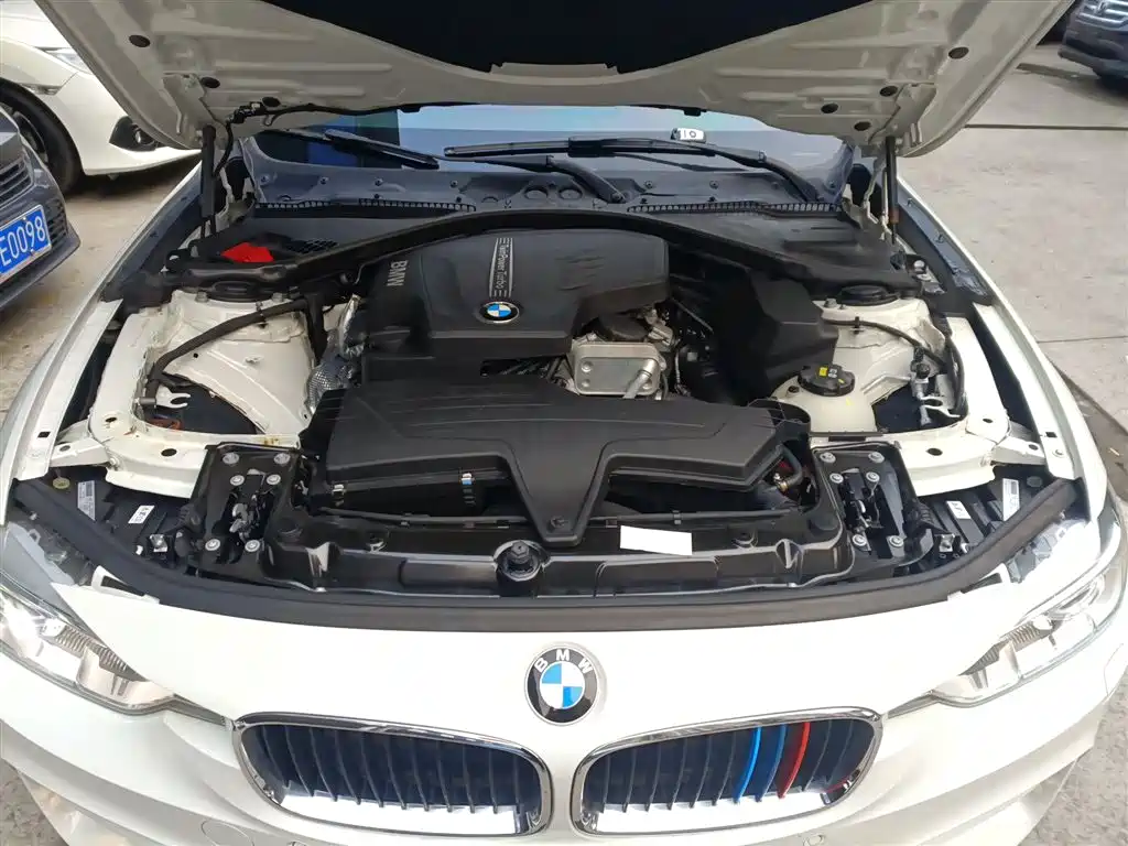 BMW 3 Series 2015 — фото 20