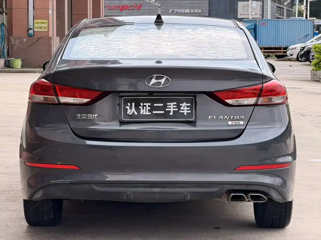 Hyundai Elantra 2020 — фото 4