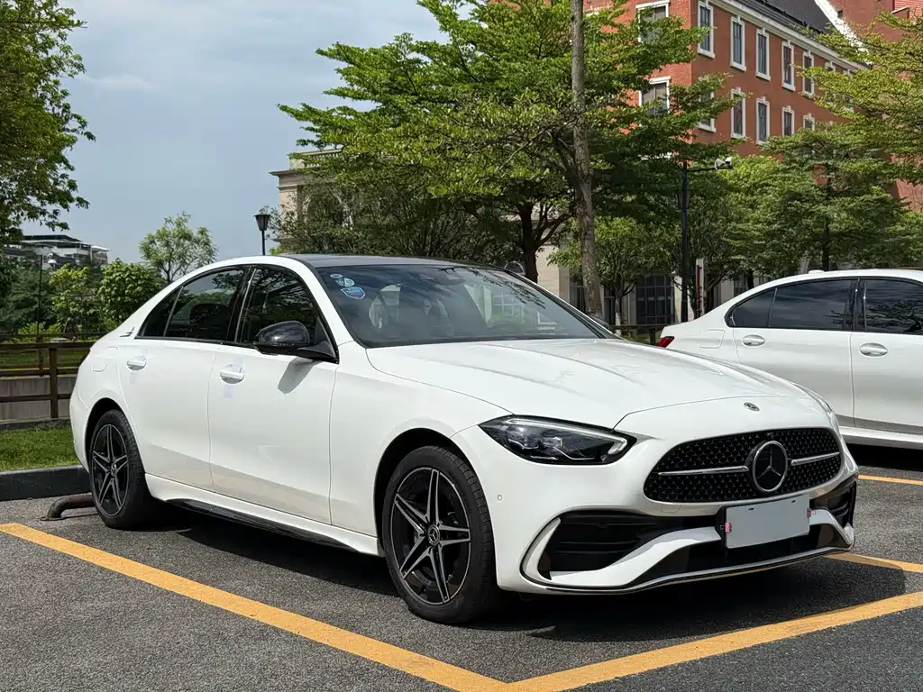 Mercedes-Benz C-Class 2024