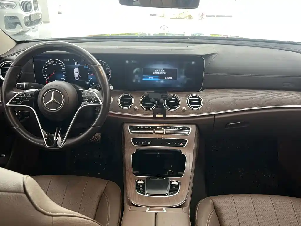 Mercedes-Benz E-Class 2023 — фото 14