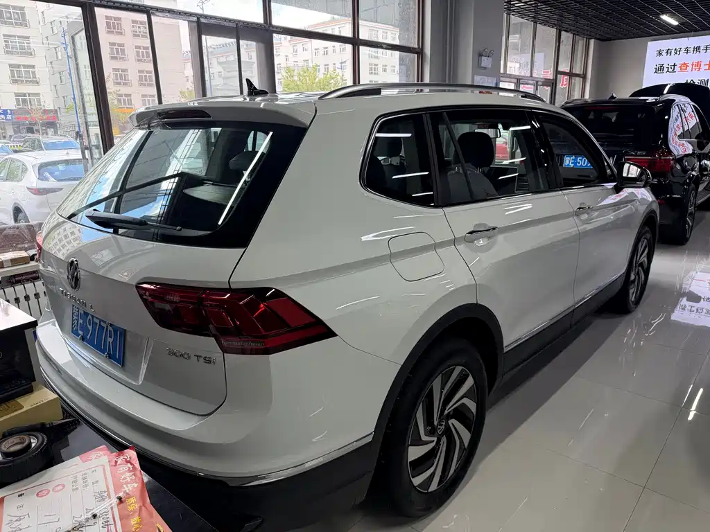 Volkswagen Tiguan L 2025 — фото 11