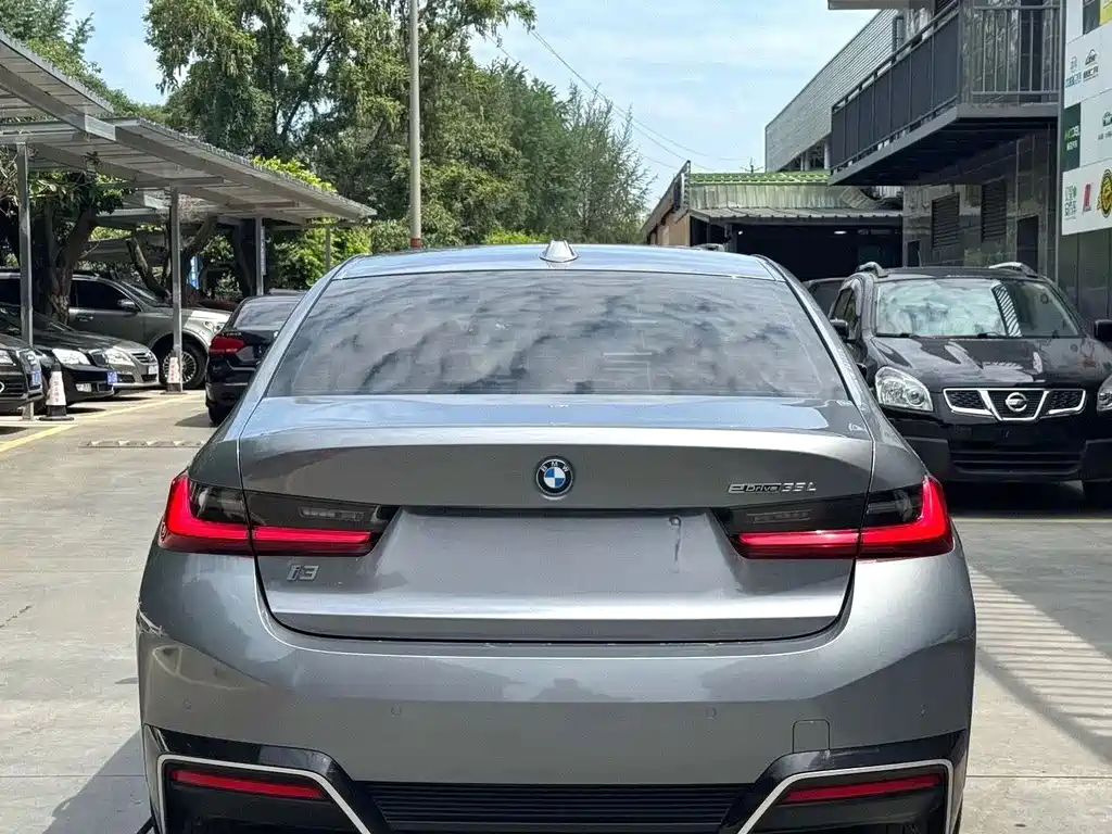 BMW i3 2022 — фото 8
