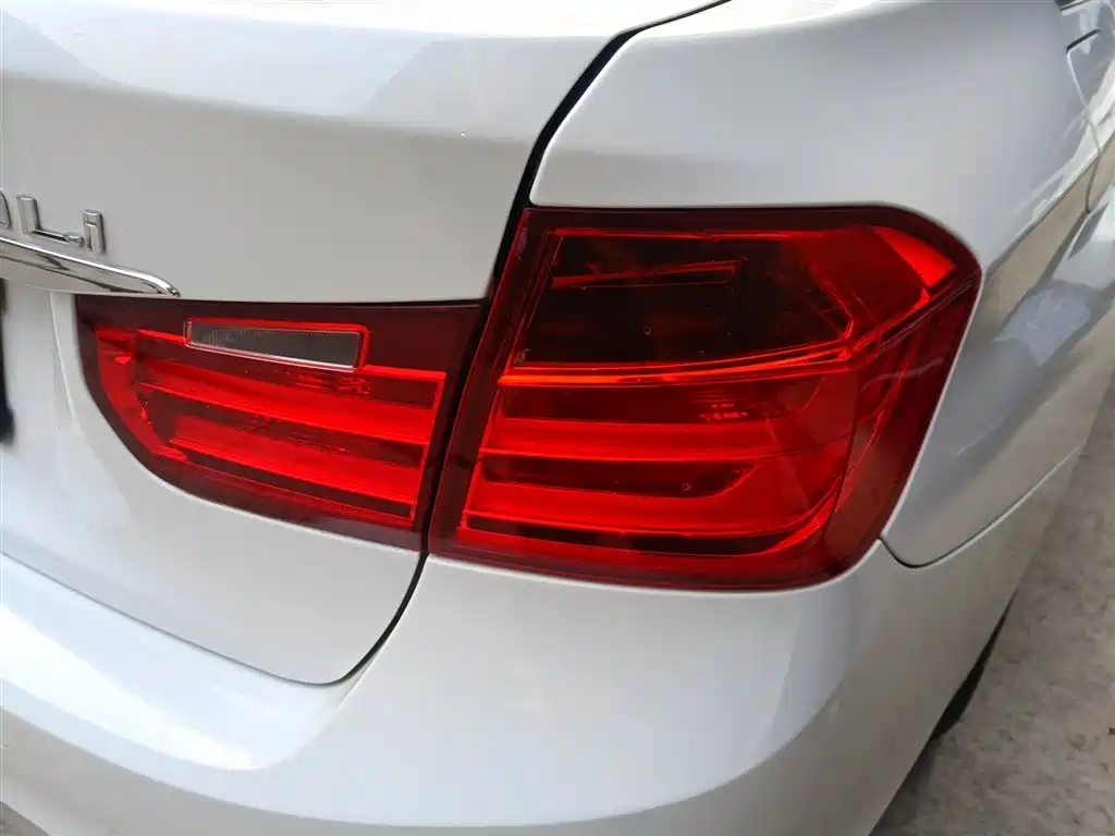BMW 3 Series 2015 — фото 8