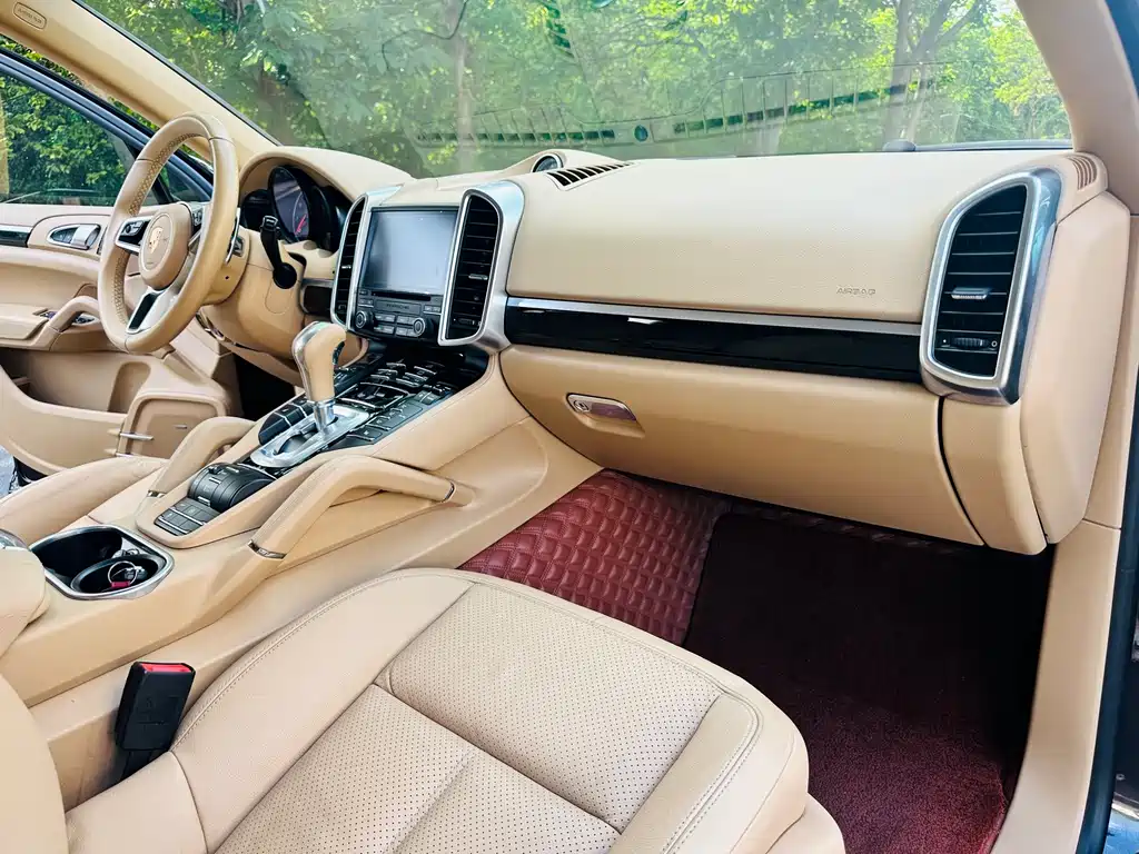 Porsche Cayenne 2017 — фото 14