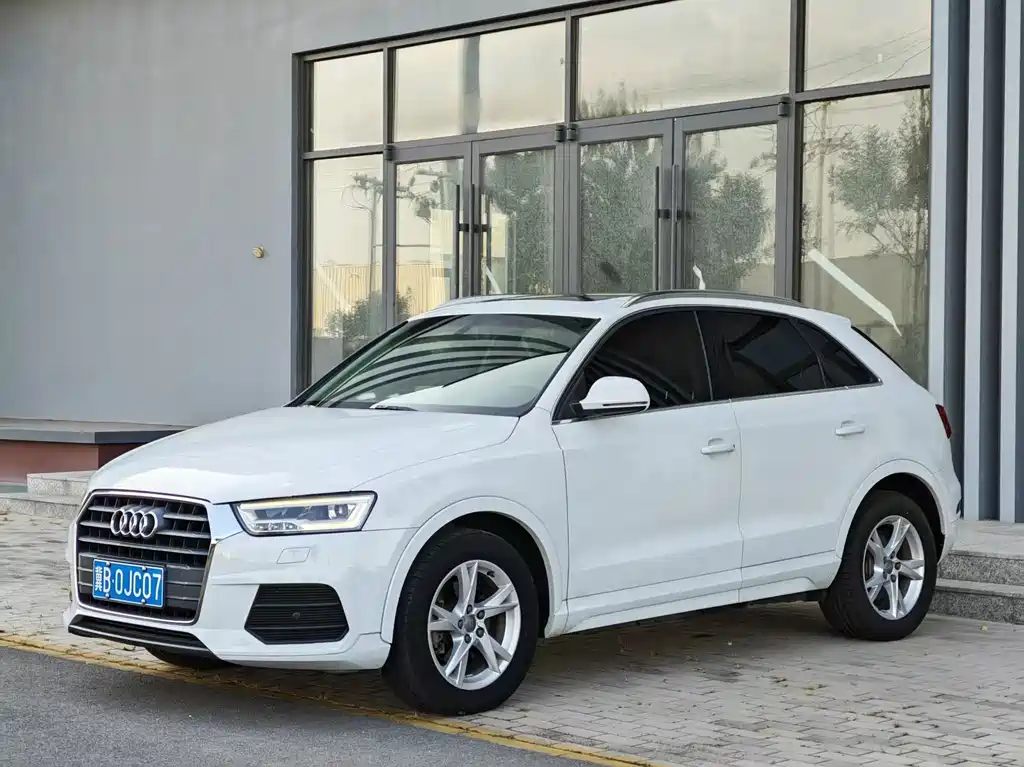 Audi Q3 2018 — фото 1