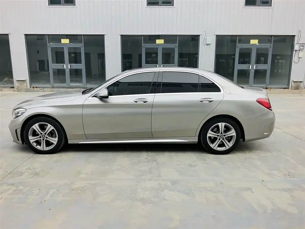 Mercedes-Benz C-Class 2019 — фото 21