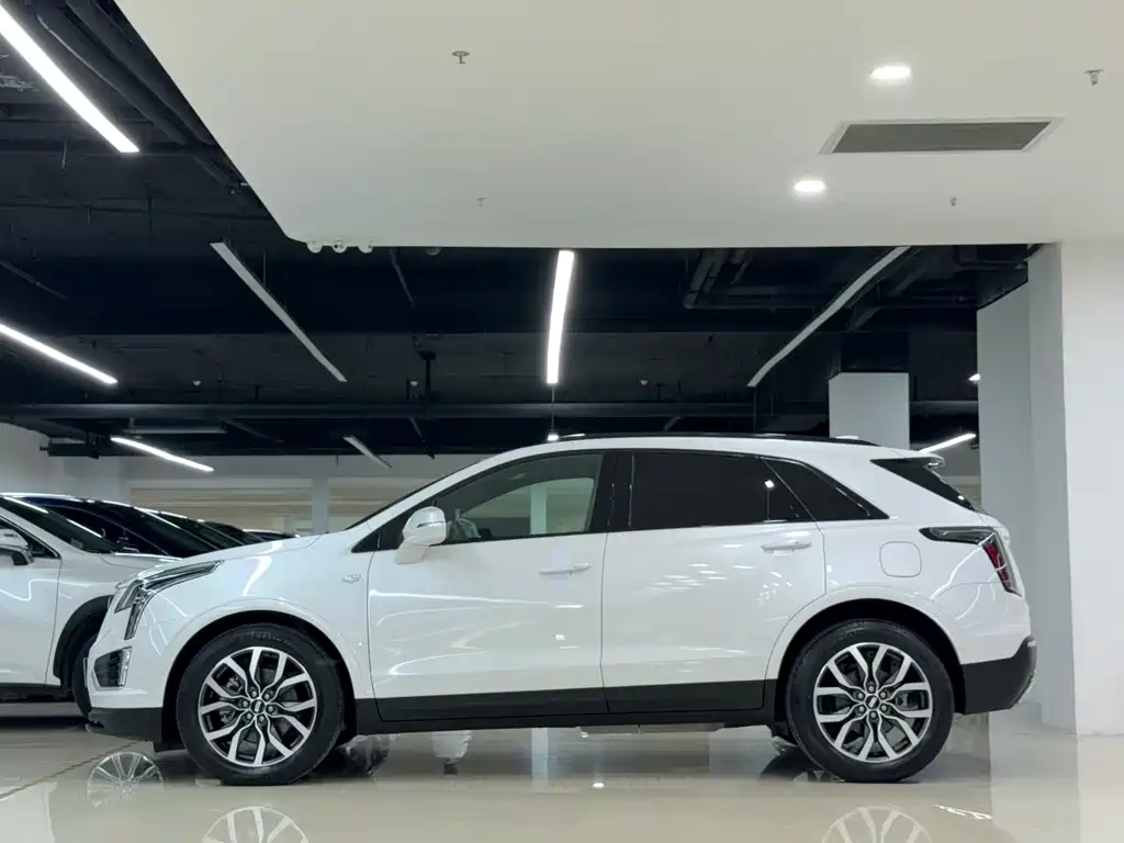 Cadillac XT5 2023 — фото 3