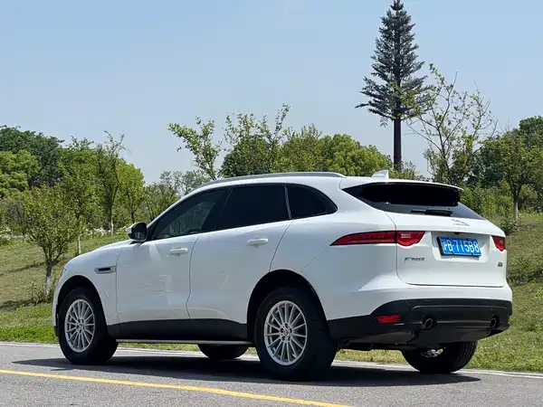 Jaguar F-PACE 2018