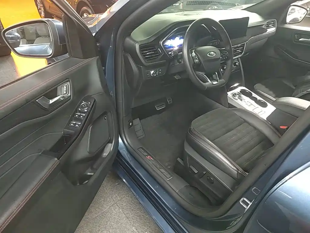 Ford Edge 2020 — фото 16