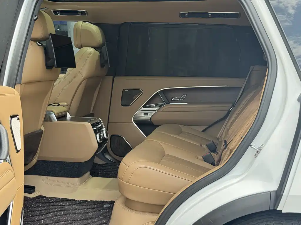 Land Rover Range Rover 2023 — фото 12