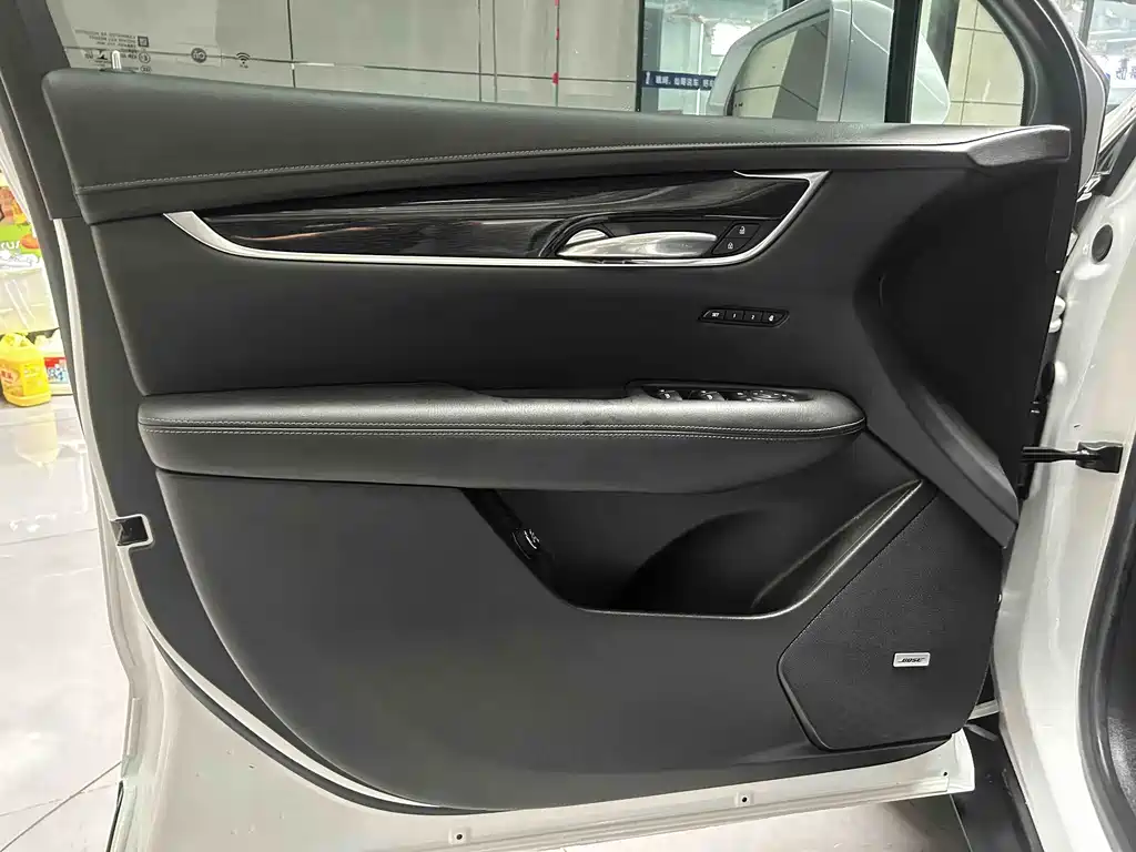 Cadillac XT5 2023 — фото 7