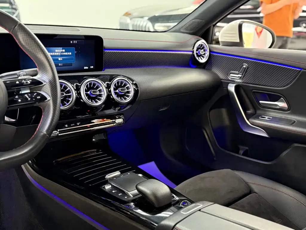 Mercedes-Benz A-Class 2023 — фото 10