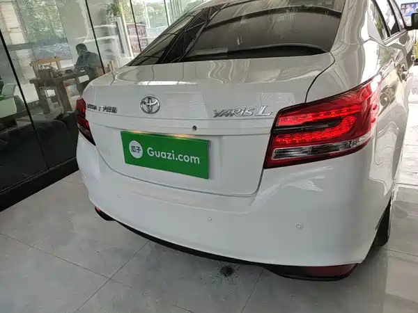 Toyota Yaris L 2021