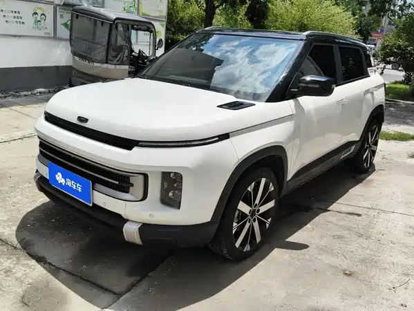 Geely ICON 2024