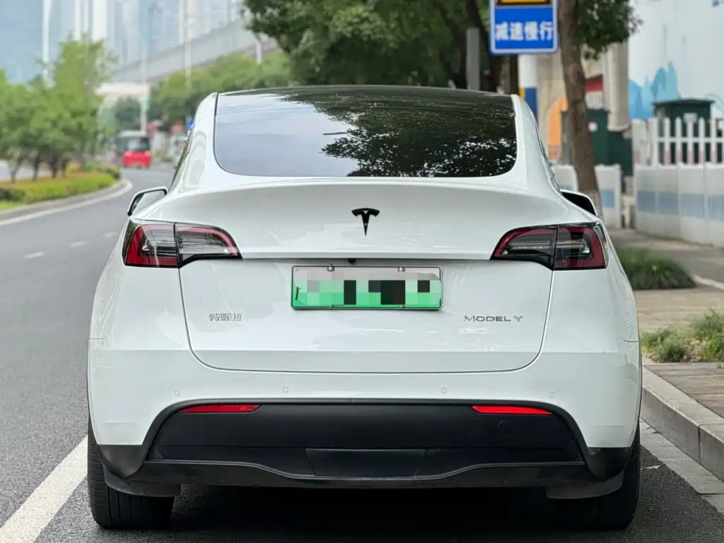 Tesla Model Y 2022 — фото 3