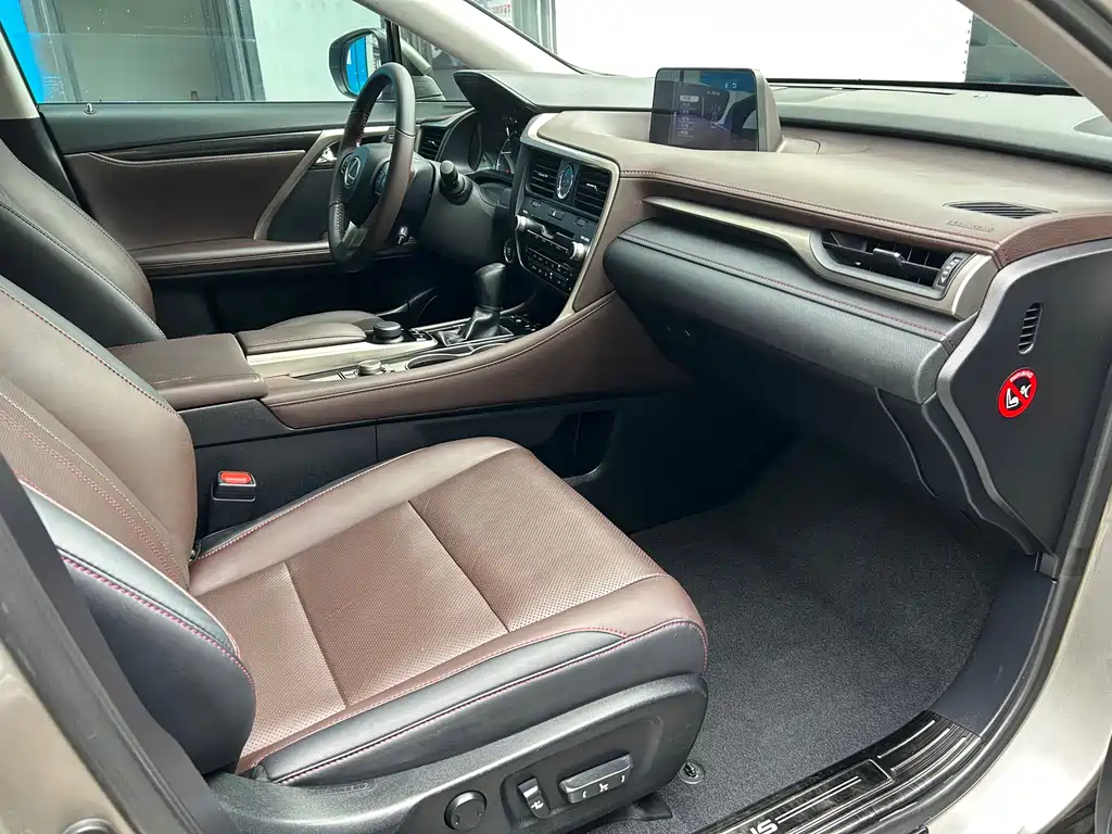 Lexus RX 2018 — фото 13