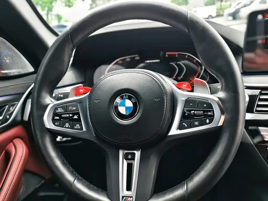 BMW 5 Series 2023 — фото 15