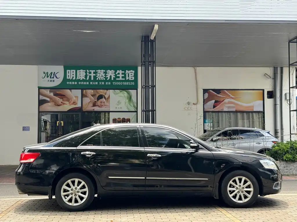 Toyota Camry 2011 — фото 15
