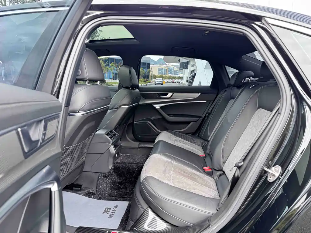 Audi A6L 2022