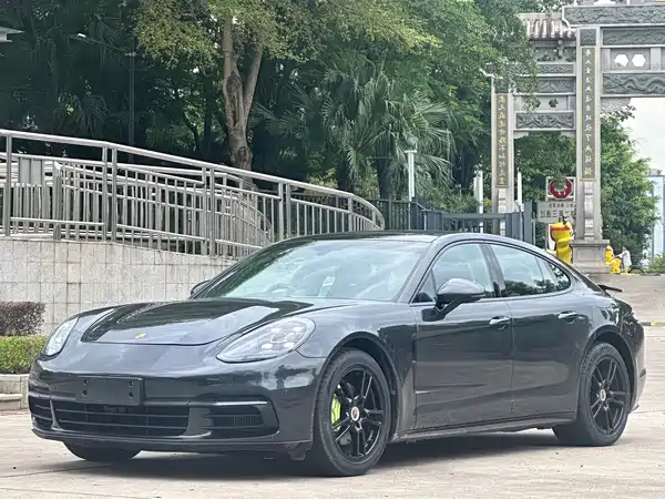 Porsche Panamera 2020