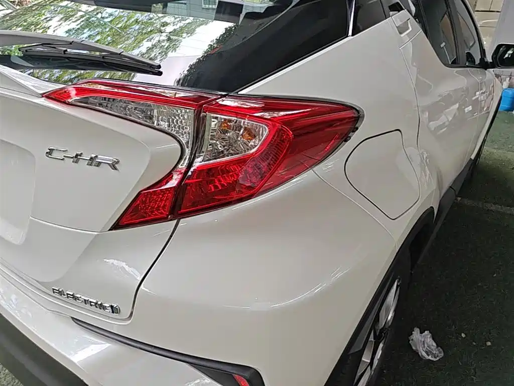 Toyota C-HR EV 2021 — фото 24