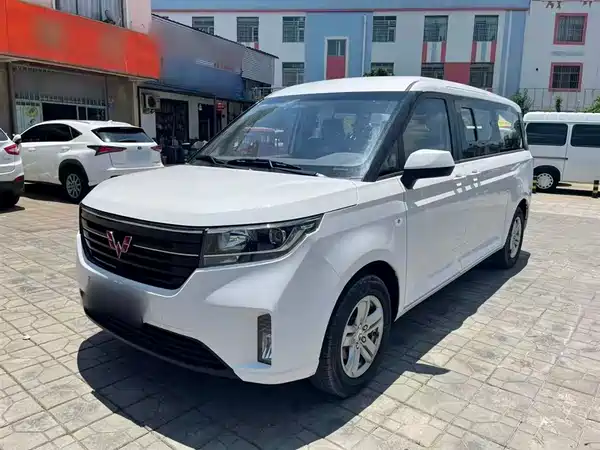 Wuling Journey 2021