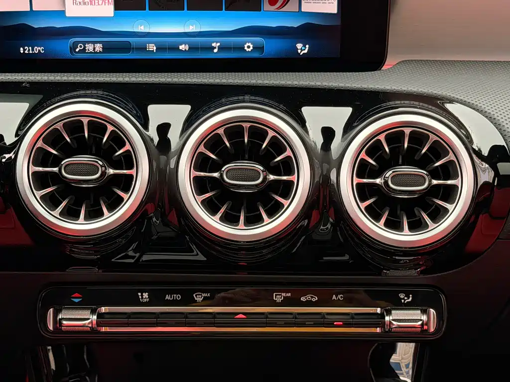 Mercedes-Benz CLA AMG 2024 — фото 19